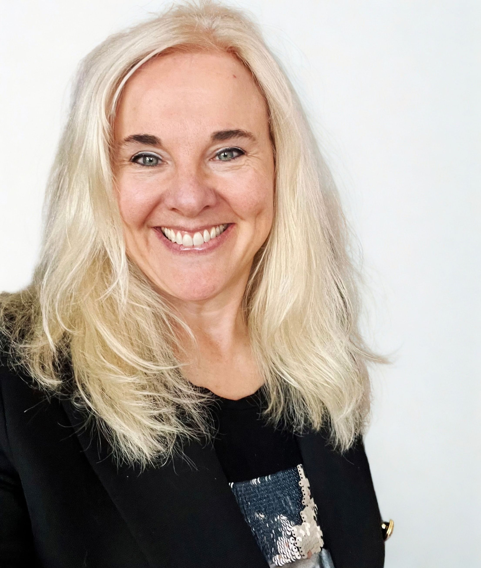 Belinda Fox smiling at the camera